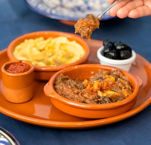 restaurante zakaria comida marroqui autentica tradicional sabrosa marruecos valencia ruzafa berenjena hummus olivas negras